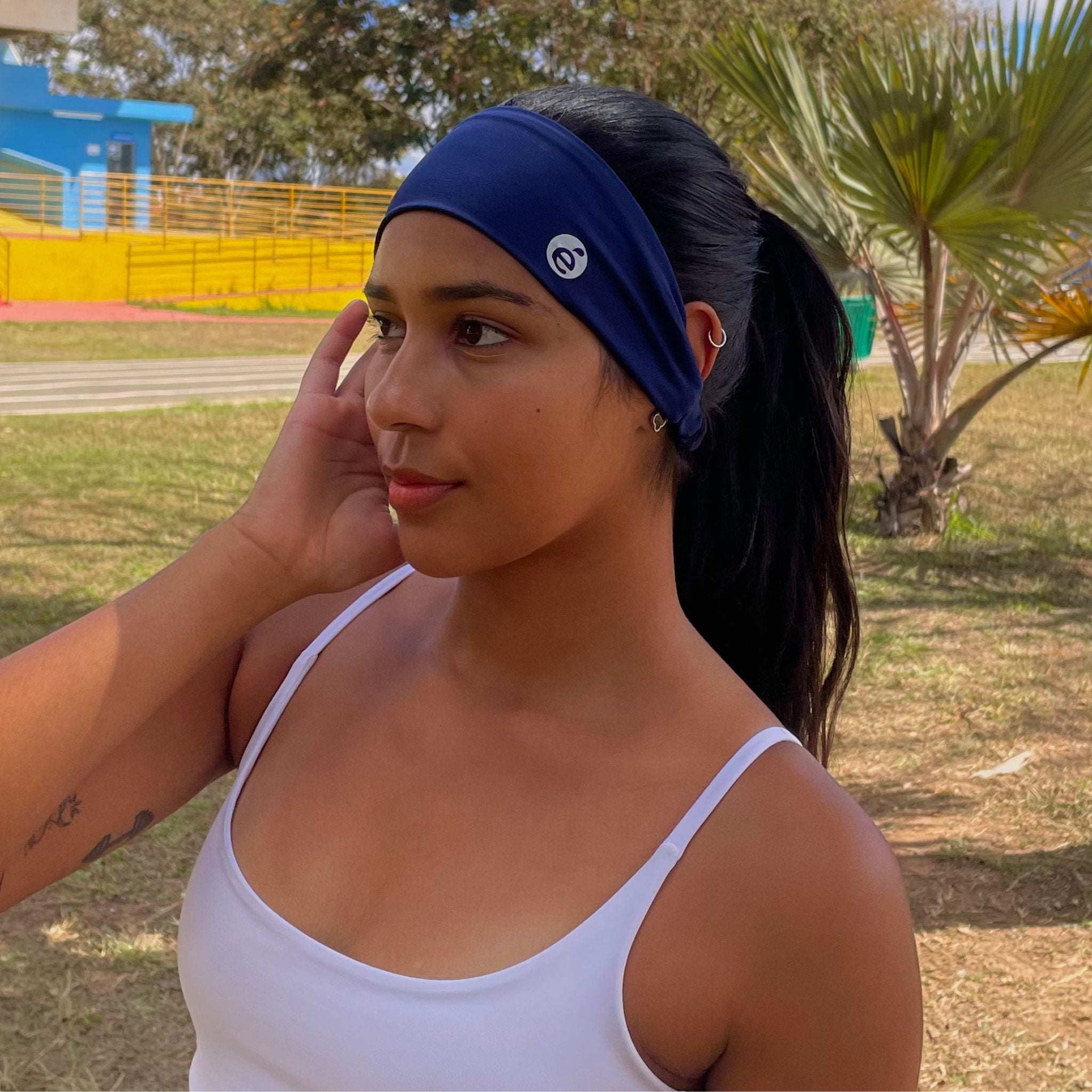 Kit Faixa de Cabeça + Scrunchie Stride Up | Antissuor, UV50+ | Ajuste Confortável