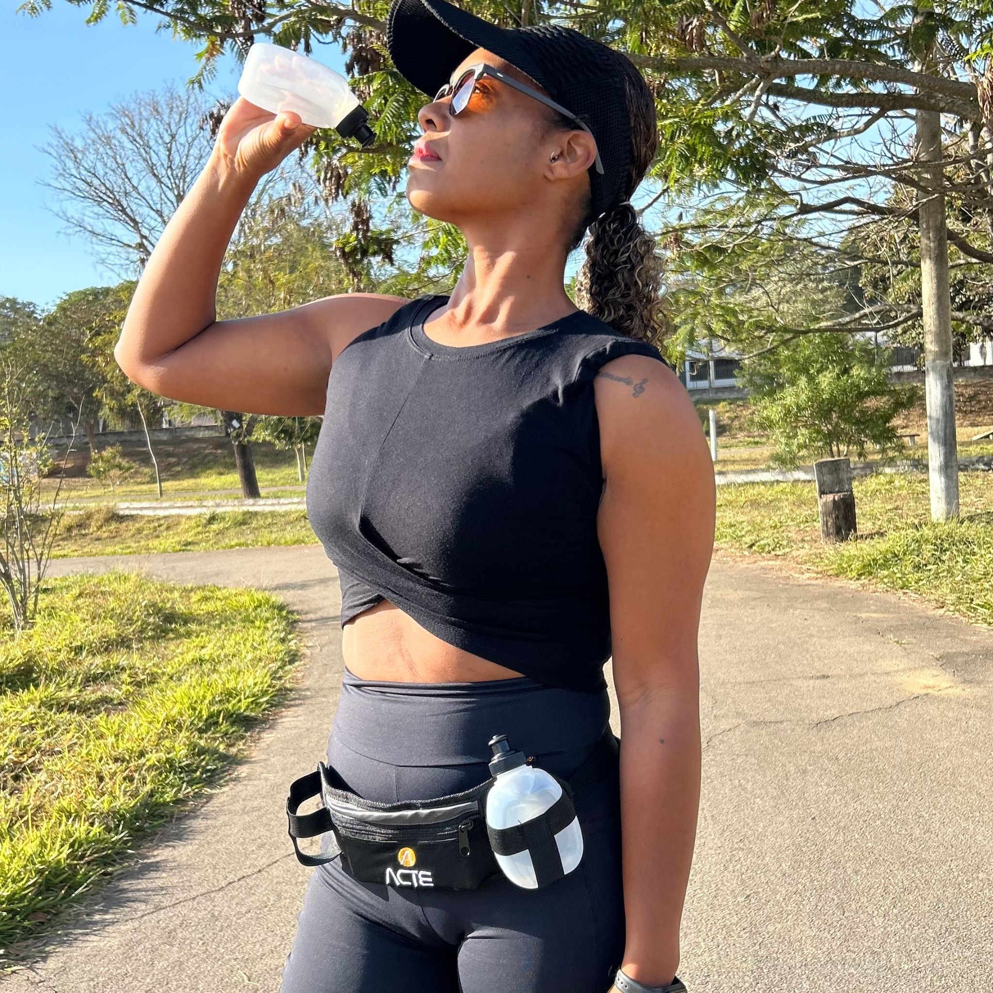 Cinto de Corrida com Suporte para Garrafa – Modelo à Prova D’água Leve e Funcional - Stride Up