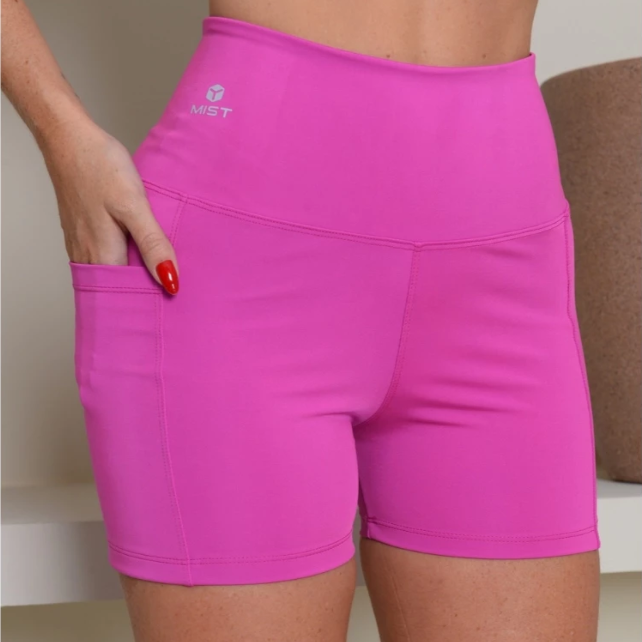short-de-compressao-feminina-para-corrida-sustentacao-muscular-bolso-funcional-uv501